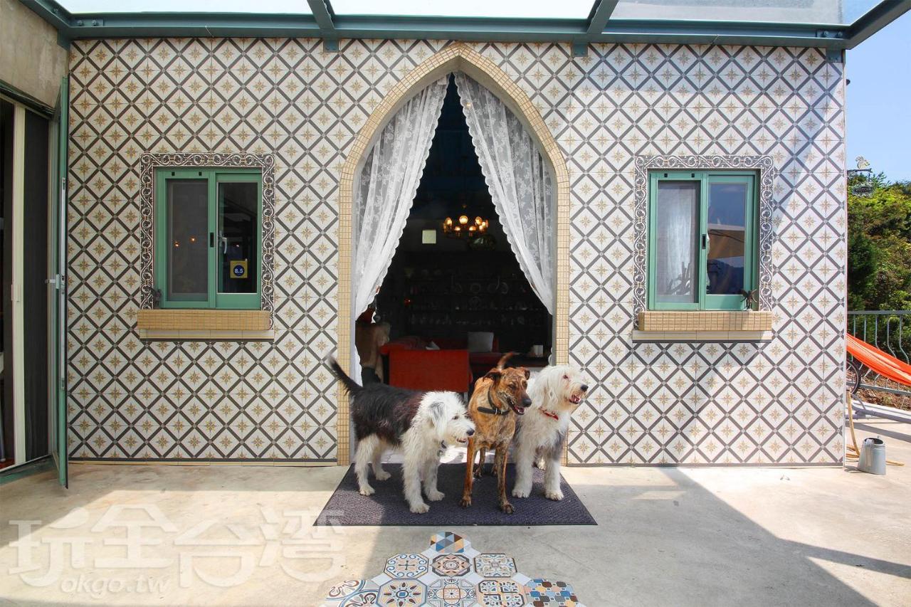 Moose & Squirrel Bed and Breakfast Renai Buitenkant foto